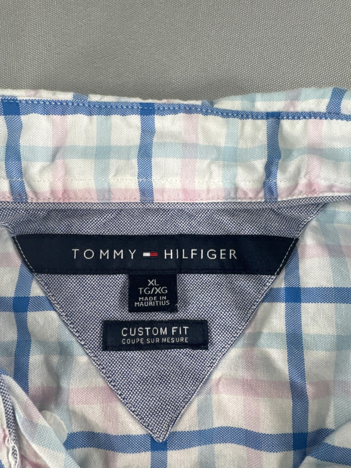 Tommy Hilfiger Shirt Mens XL Blue Pink Plaid Custom Fit Button Up Long Sleeve