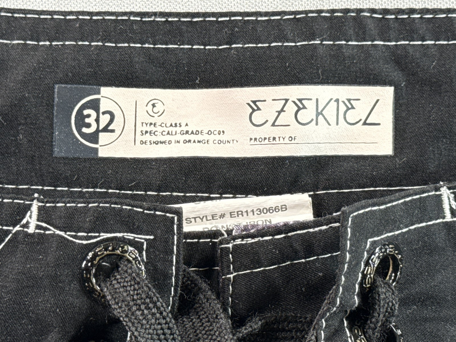 EZEKIEL ER113066B Board Shorts 32 Black Striped 100% POLYESTER Regular Fit