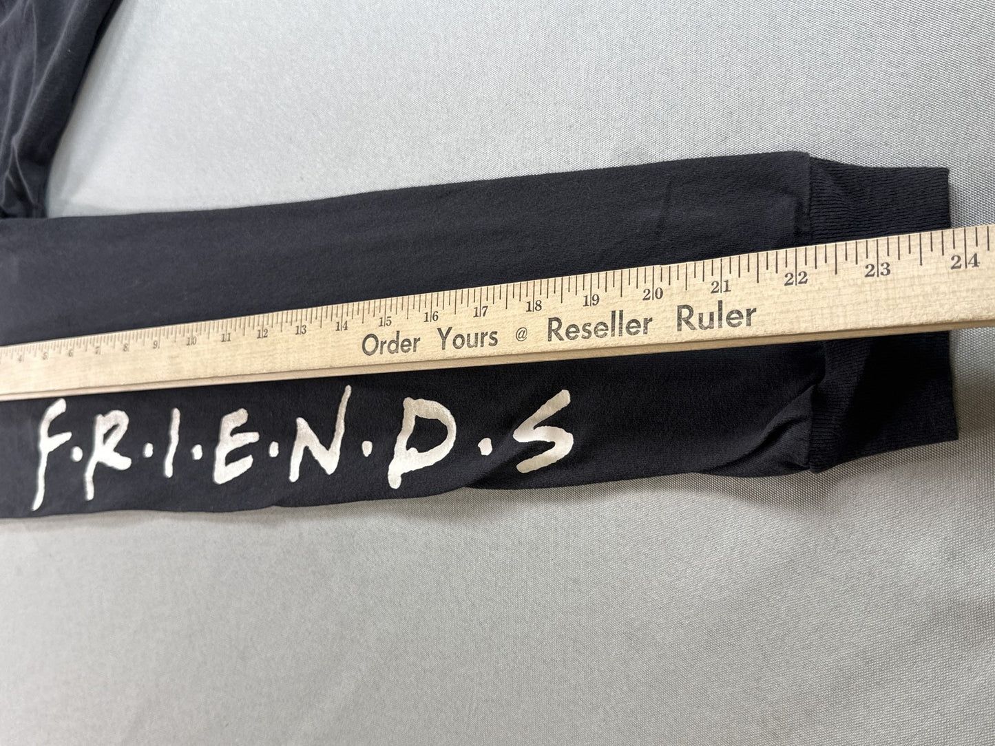 Friends TV Show Long Sleeve Graphic Tee Black Large Cotton Crewneck Retro Style