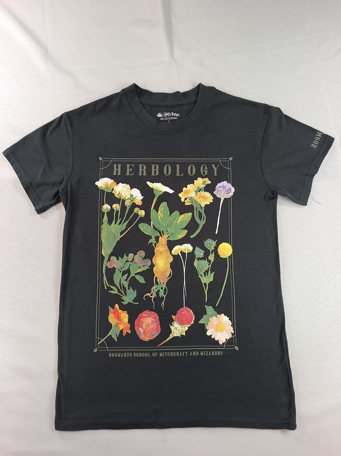 Harry Potter Herbology Hogwarts Graphic Tee S Black Cotton Blend Short Sleeve