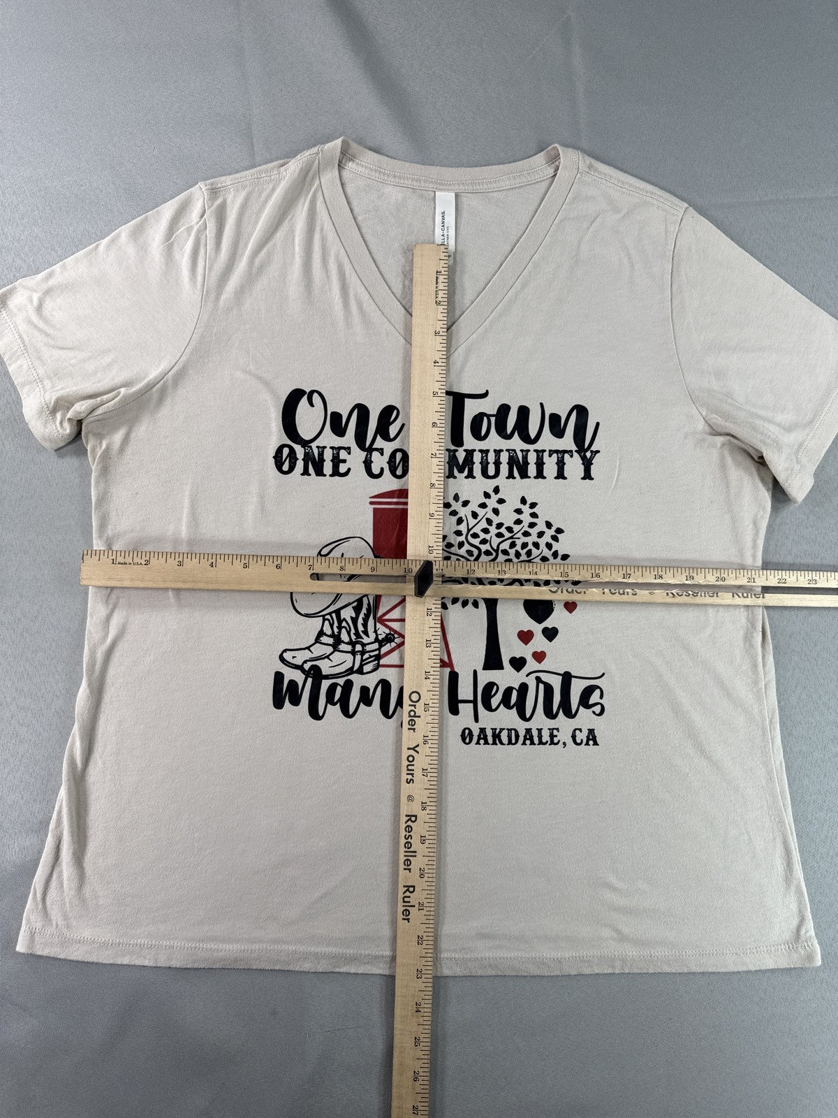 BELLA+CANVAS Oakdale CA Community Graphic Neck Tee XL Beige Cotton Regular Fit