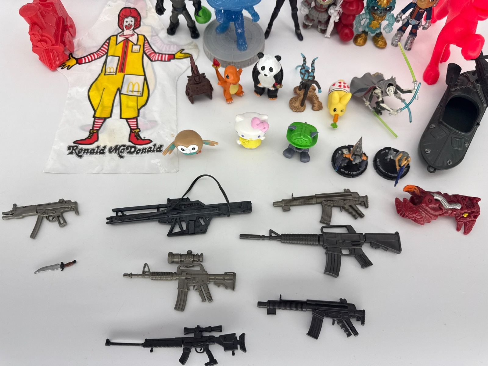 Mixed Toy Lot Figures Accessories Weapons McDonalds Hello Kitty Pokemon Star 946