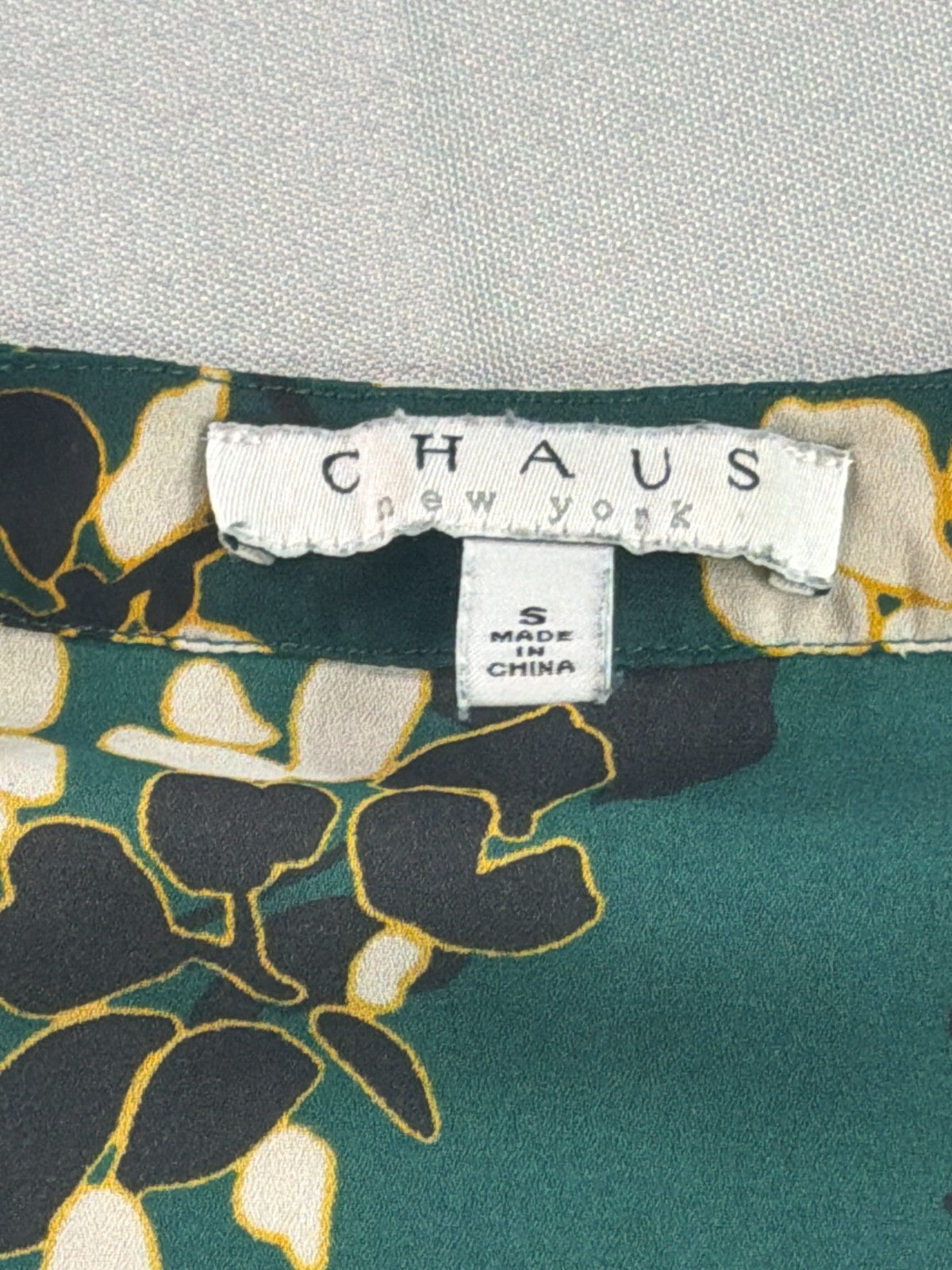Chaus New York Floral Blouse Women Small Green Ivory 3/4 Sleeve V Neck Pullover