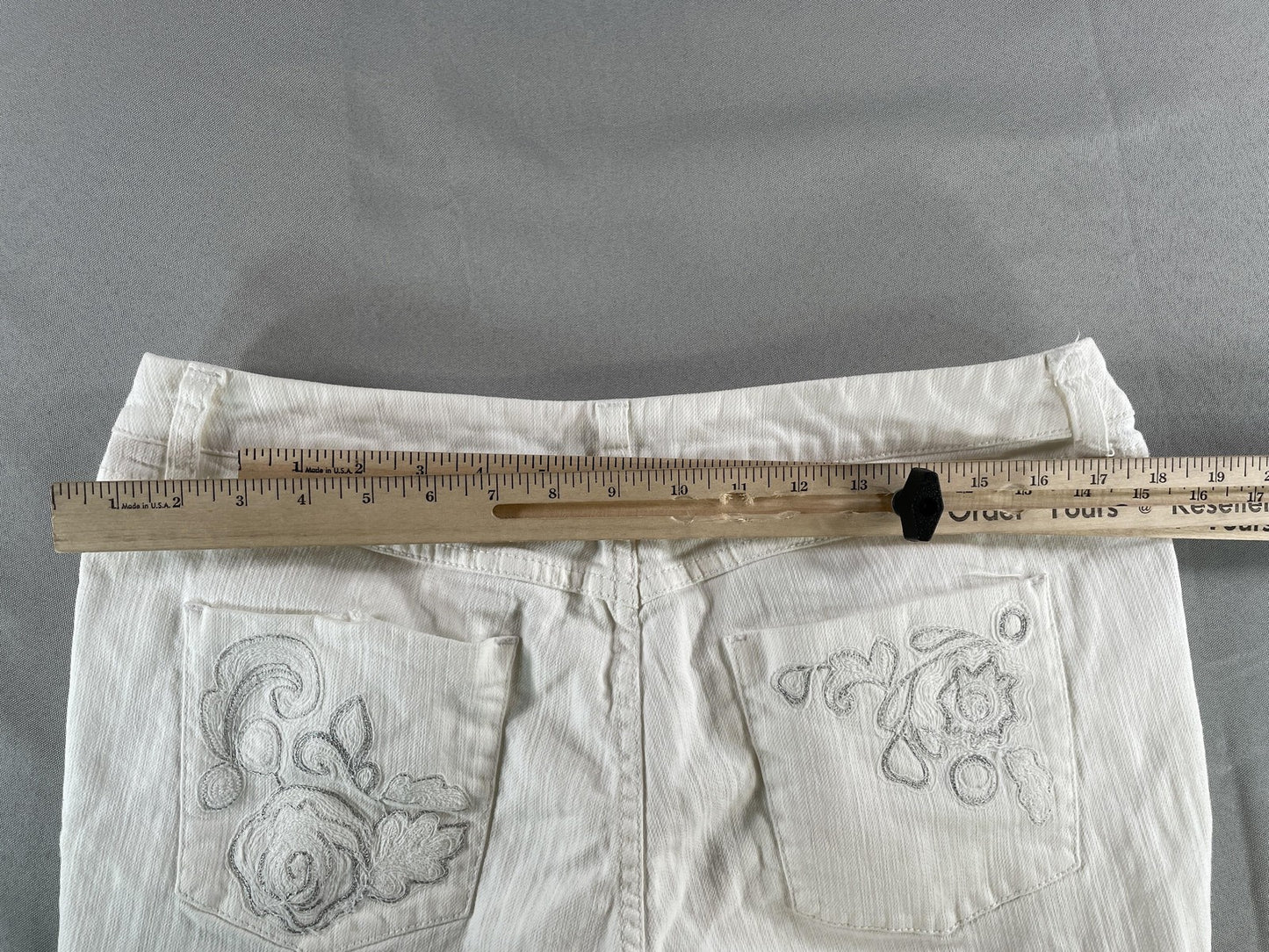 Chicos Platinum Jeans Womens 1.5 Short Embroidered Floral Bootcut Stretch Pants