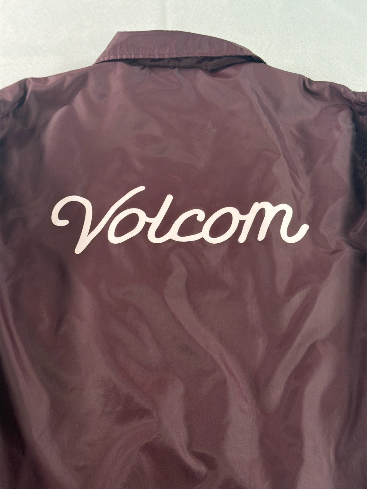 Volcom Coach Jacket Women Medium Maroon Script Logo Snap Windbreaker Water Resis