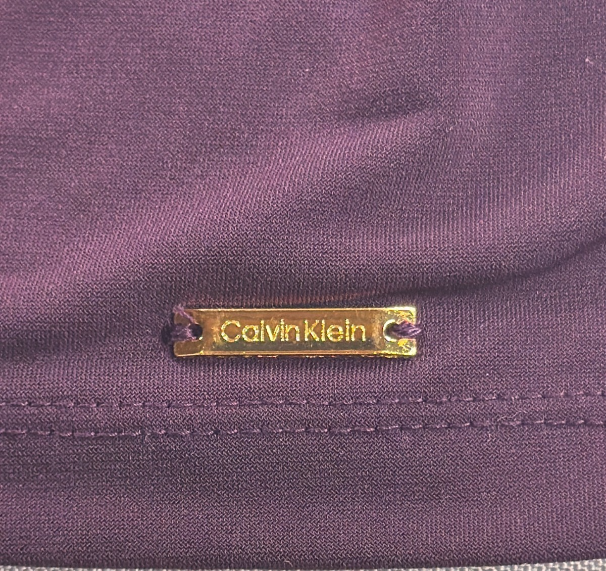 Calvin Klein Pleated Keyhole Sleeveless Top Women Small Purple Aubergine CK Gold