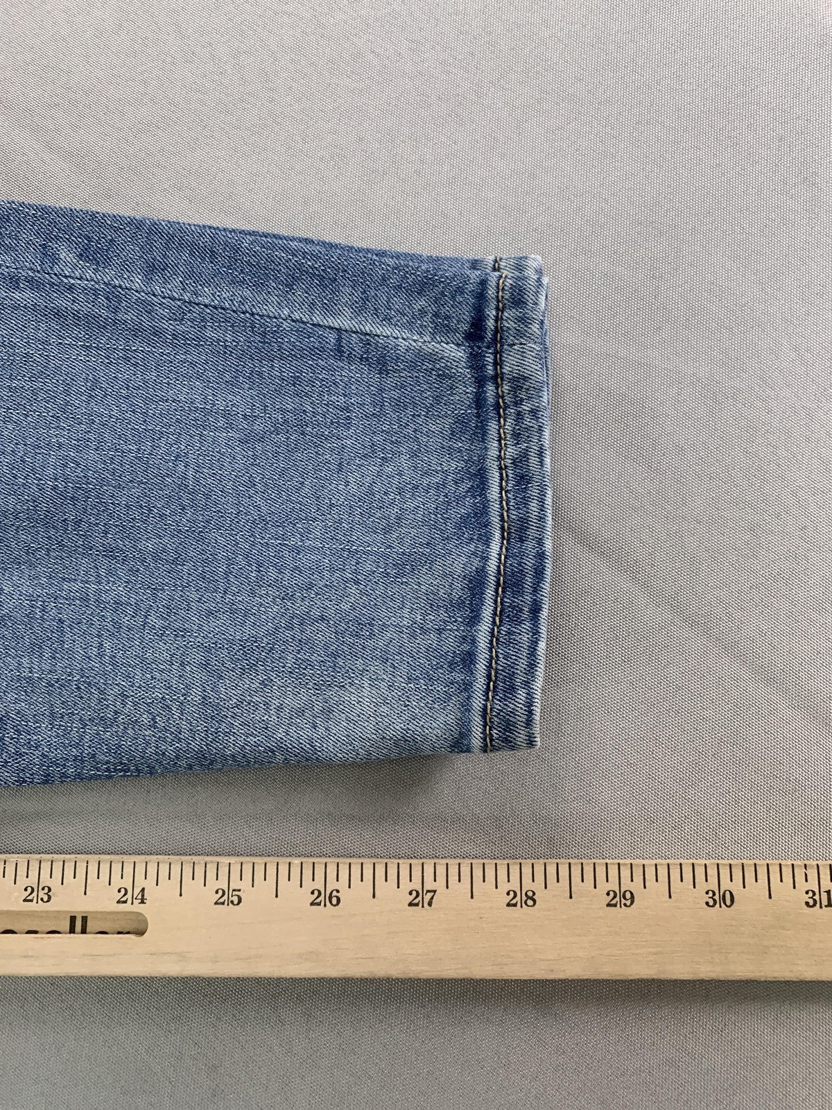 Maurices Jeans Womens Medium Distressed Blue Skinny Stretch Denim Ripped Pants