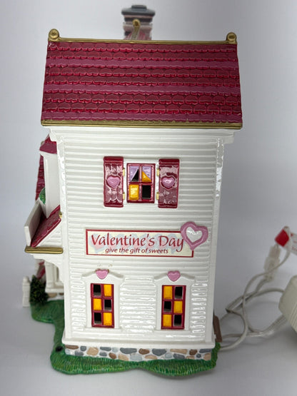 Department 56 Snow Village Sweetheart Candy Shop 55323 Lighted Valentine 2003