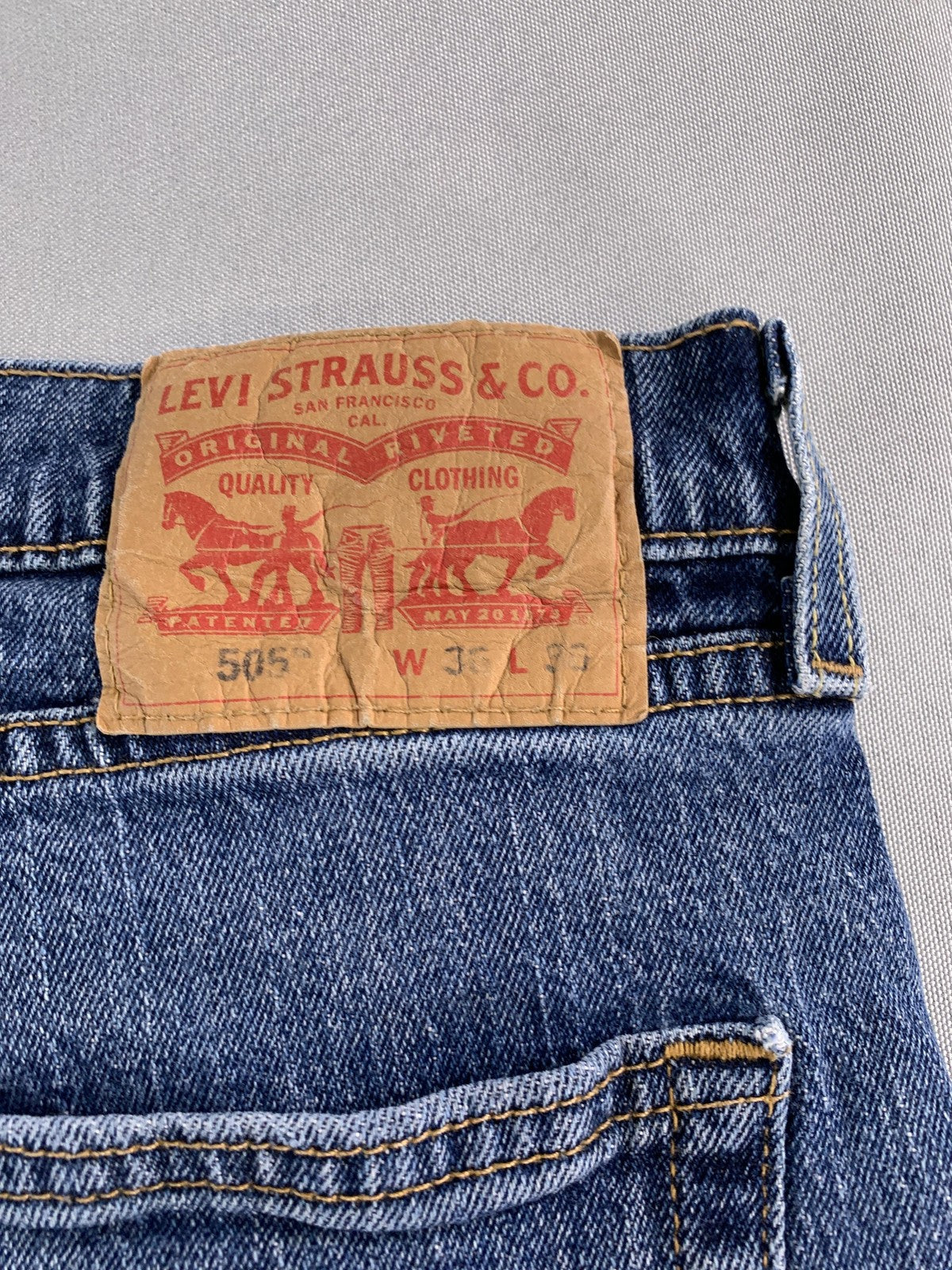 Levis 505 Jeans Mens 36x32 Blue Denim Zip Fly Straight Leg Made USA Red Tab W36