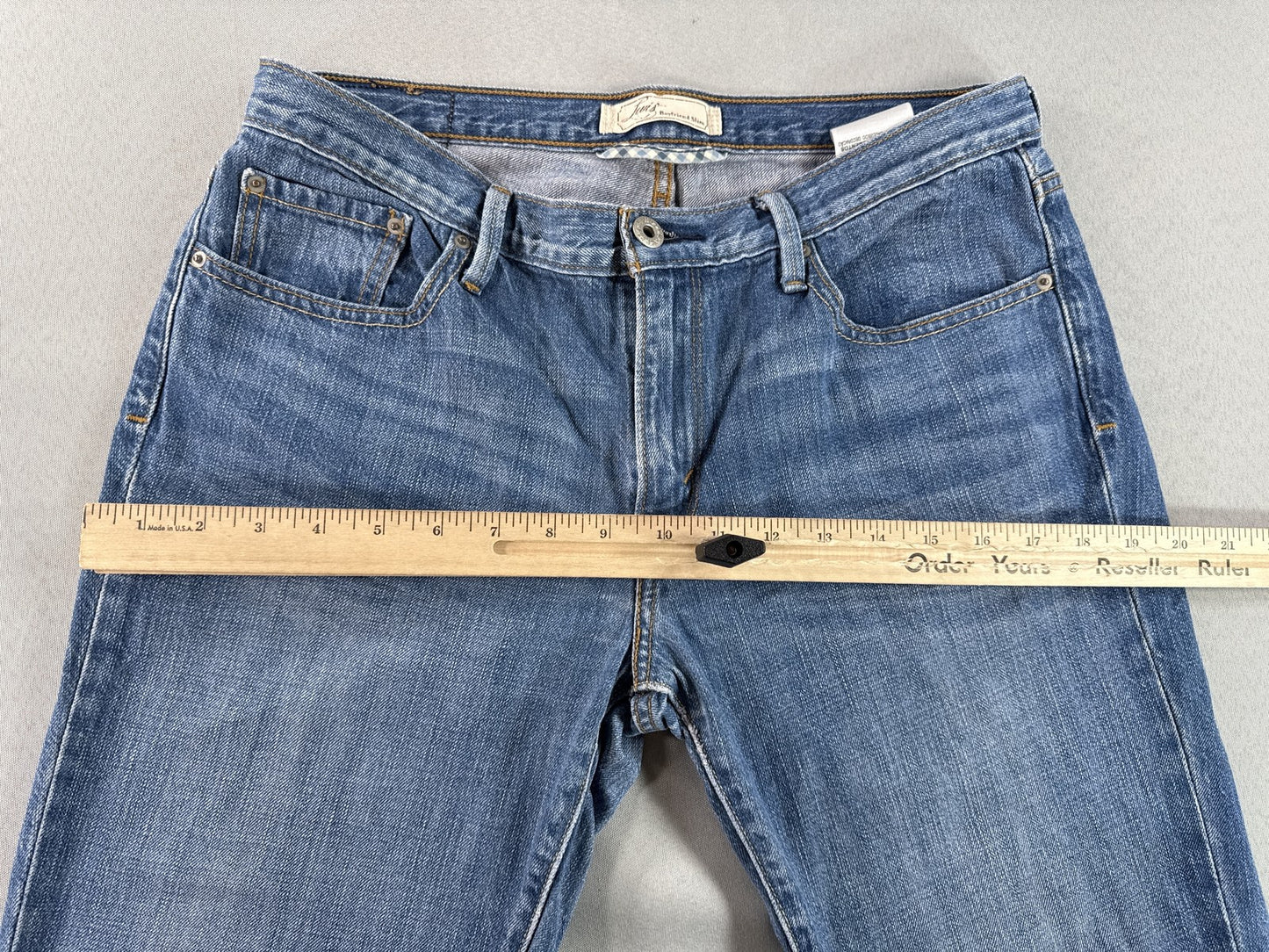 Levi's Classic Straight Leg Jeans 8M Blue Cotton Recycled High Rise Denim