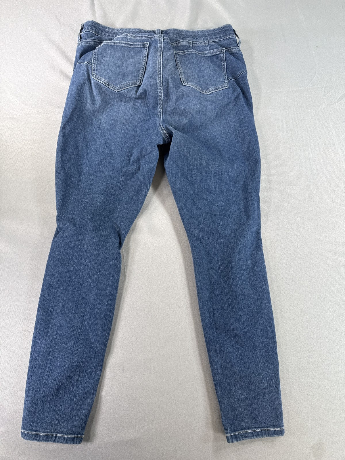 TORRID Mid Rise Skinny Jeans Womens 18R Blue Distressed Stretch Denim Cotton