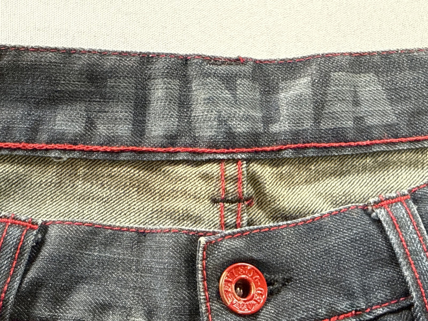 EVISU Classic Straight Leg Jeans 36 Blue 100% Cotton Faded Look Red Denim