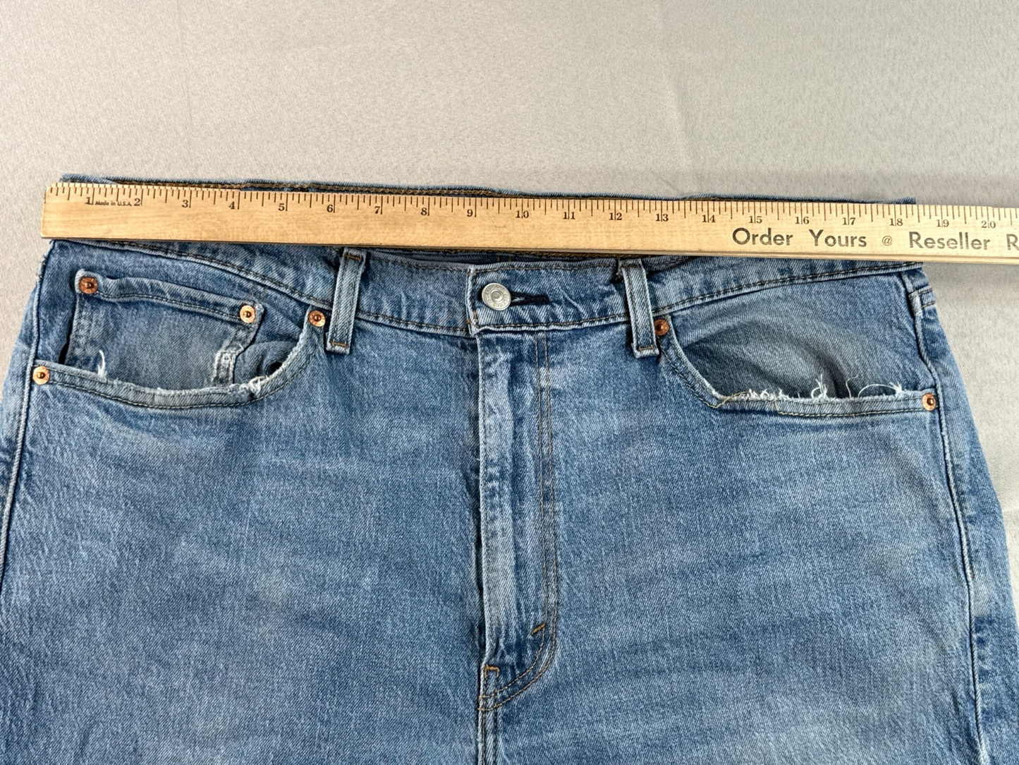 Levis 505 Jeans Mens 38x32 Blue Regular Fit Straight Leg Denim Pants Light