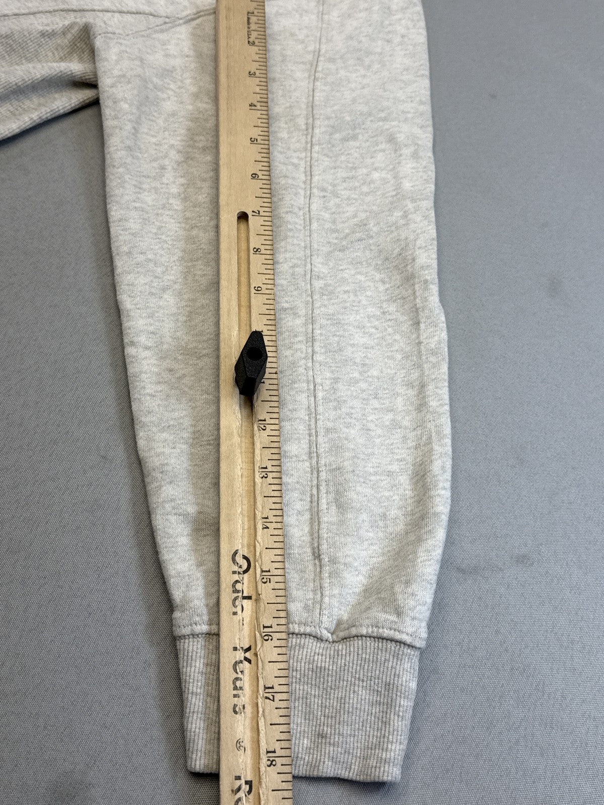 Old Navy Heather Sweatshirt M Gray Cotton Polyester Crewneck Long Sleeve Soft