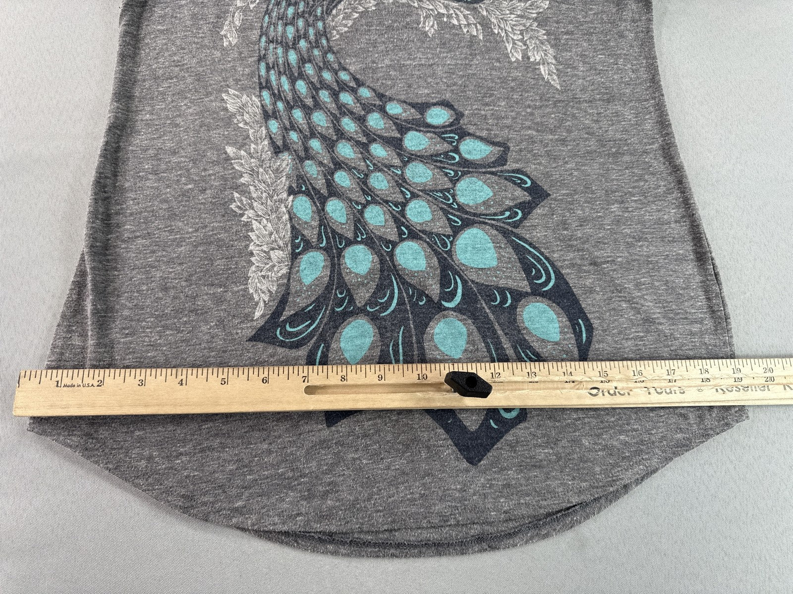 Lucky Brand Peacock Graphic Tee S S/P Gray Scoop Neck Short Sleeve Boho Top