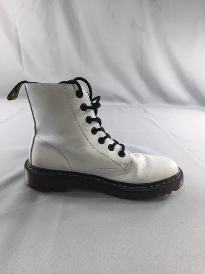 Dr. Martens 1460 Boots Womens Size 8 White Leather 8-Eye Lace Up Combat AirWair