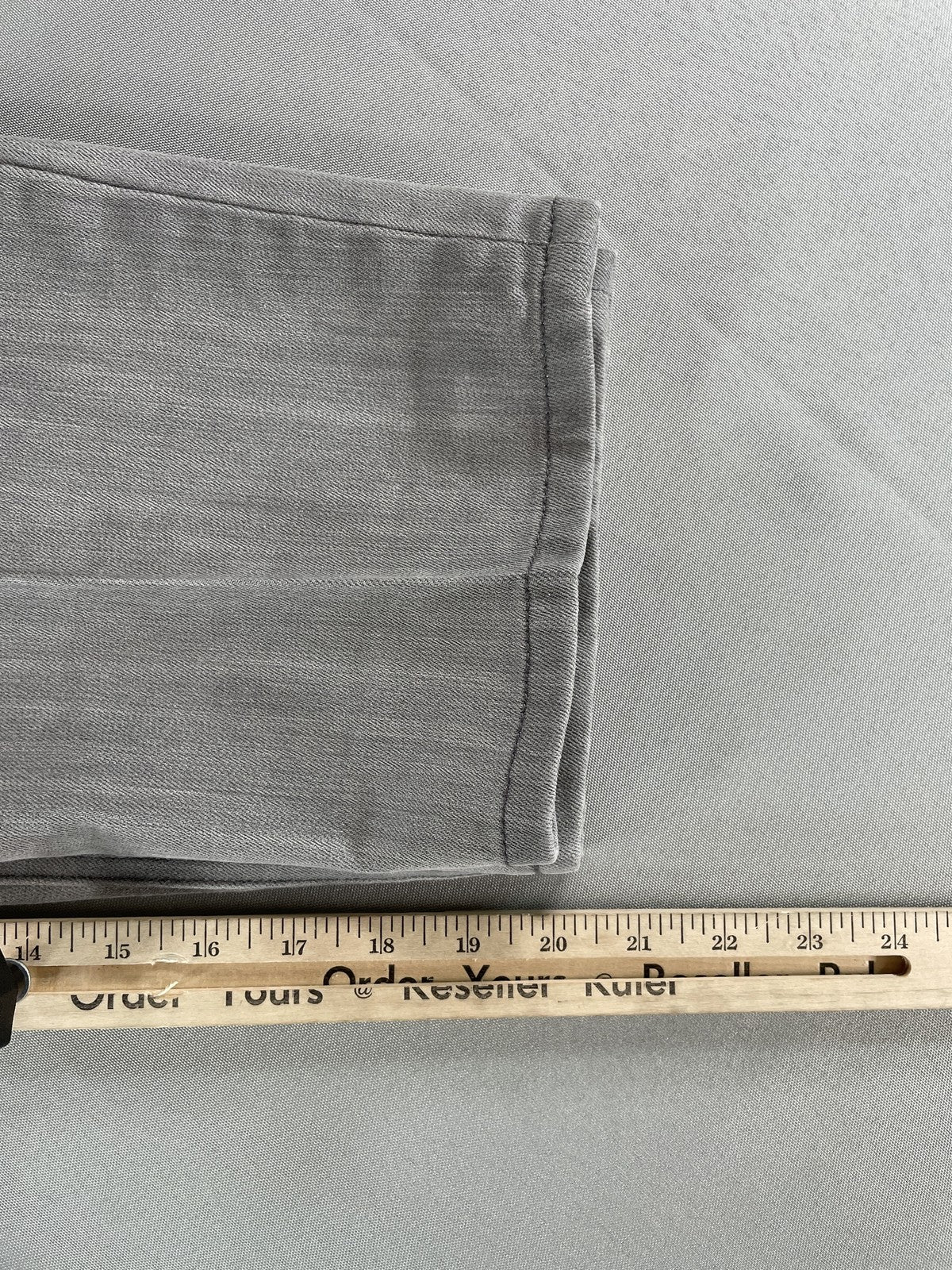 Chicos Platinum Jeans Womens 2 Gray Cropped Denim Stretch Capri Pants Classic 66