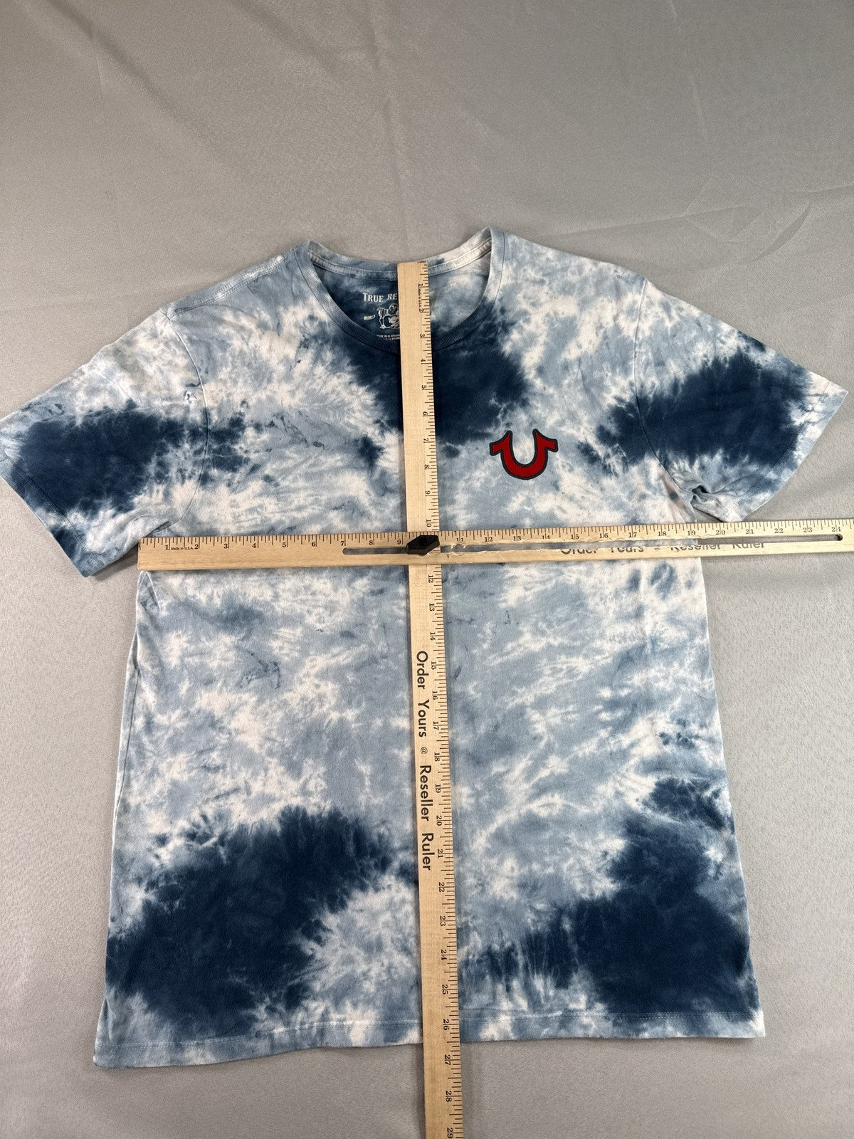True Religion Buddha World Tour Tie Dye T-Shirt Mens M Blue Crew Neck Horseshoe