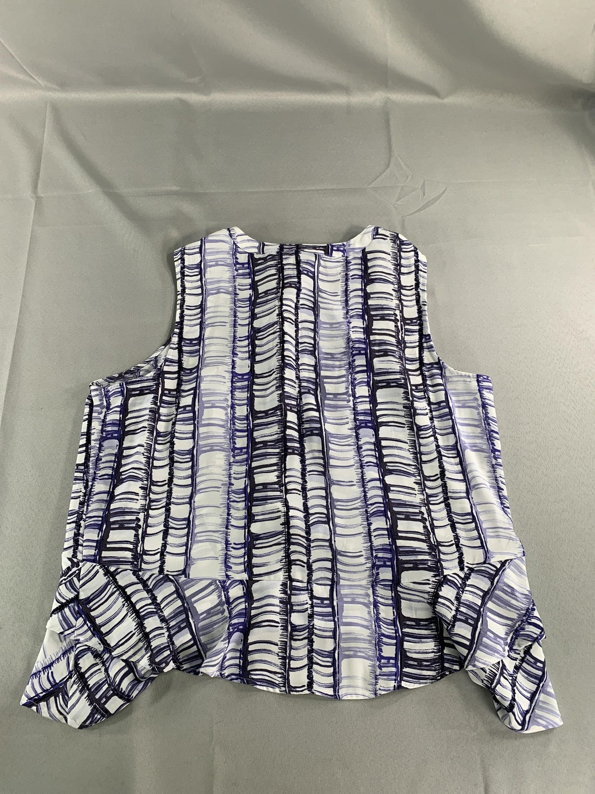 Simply Vera Wang Blouse Womens 2XL Blue White Sleeveless Ruffle Top Plus Pattern