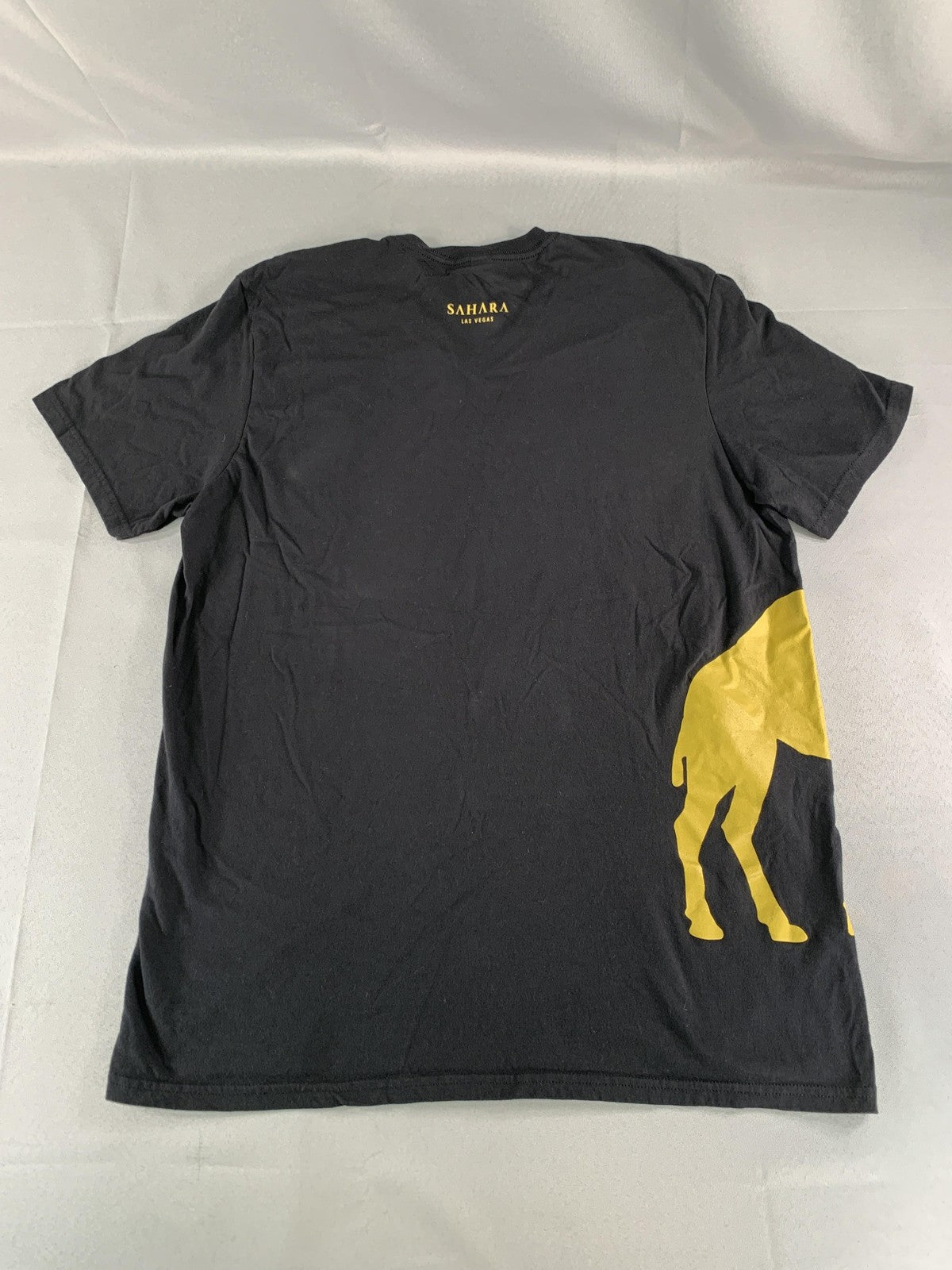 Sahara Las Vegas Shirt Mens 2XL Black Yellow Camel Graphic District Tee T-Shirt