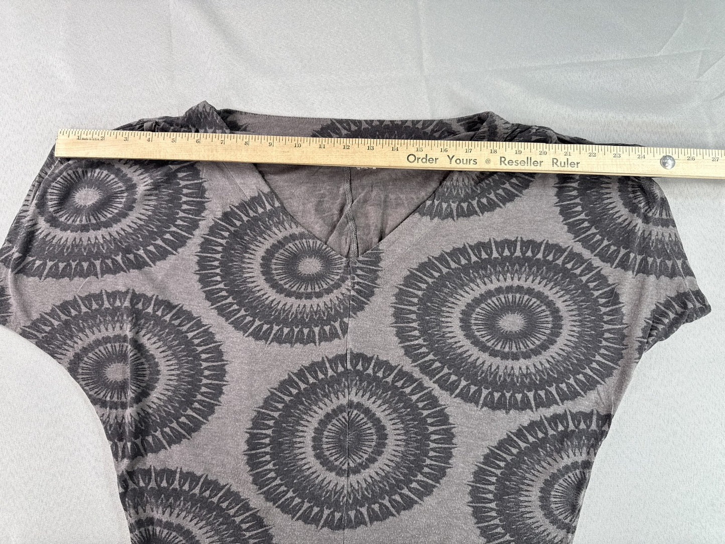 Gap All Over Print Blouse Womens M Gray Cotton Blend Relaxed Fit Neck Short