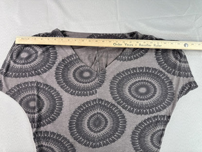 Gap All Over Print Blouse Womens M Gray Cotton Blend Relaxed Fit Neck Short
