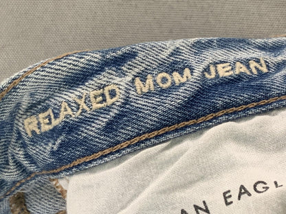 American Eagle Jeans Womens 0 Blue Light Wash Relaxed Mom Jean Distressed Ripped