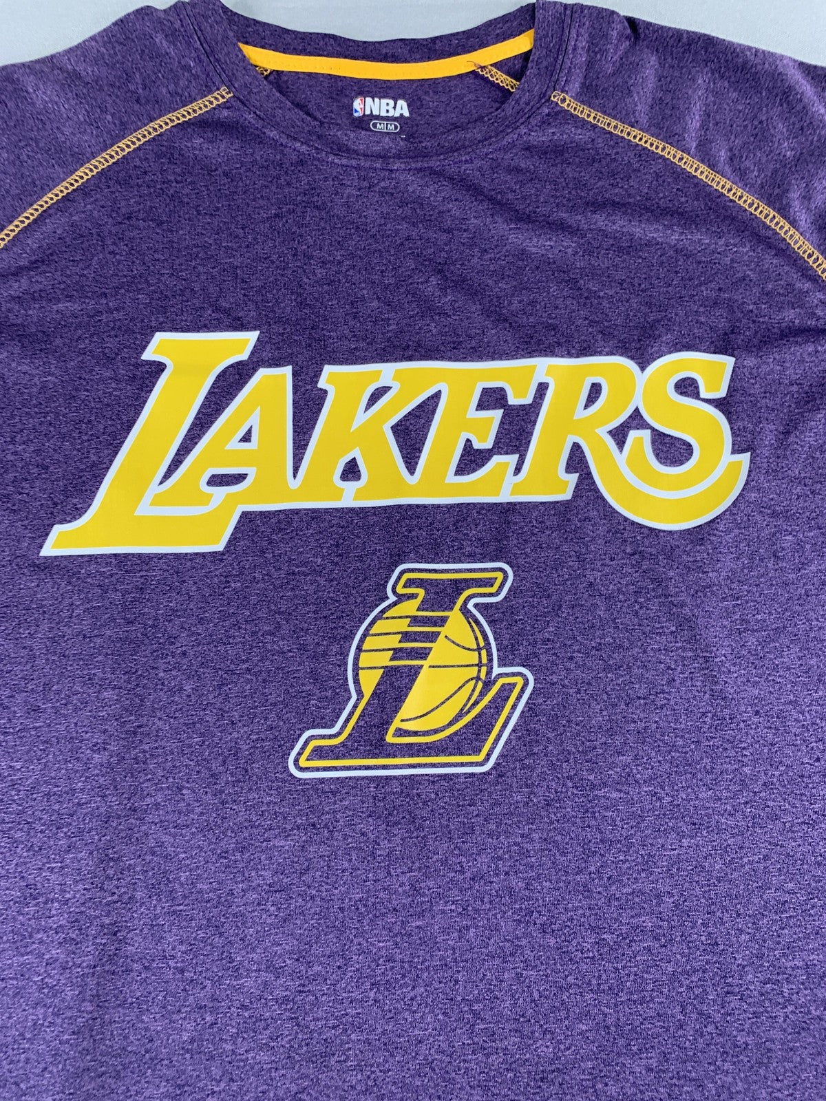 Los Angeles Lakers Shirt Mens Medium NBA Basketball Polyester Lightweight Tee
