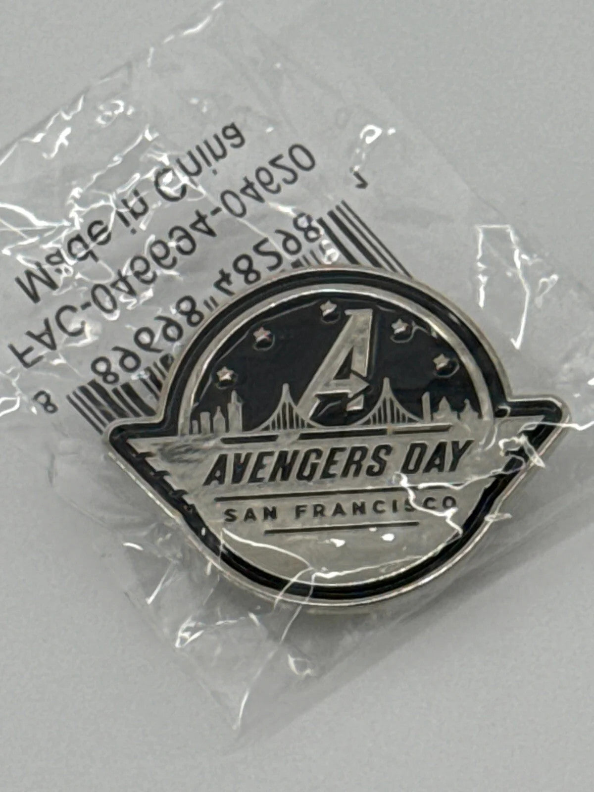 Funko POP! Pocket Iron Man Keychain Gamestop Exclusive + Avengers Day Pin Marvel