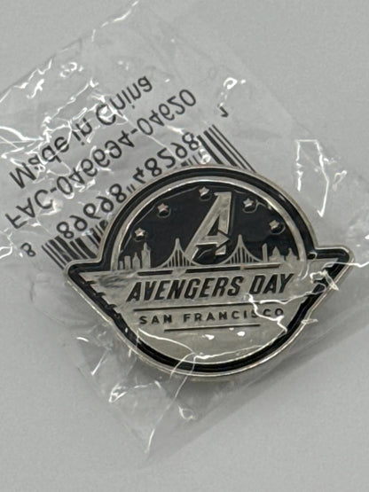 Funko POP! Pocket Iron Man Keychain Gamestop Exclusive + Avengers Day Pin Marvel