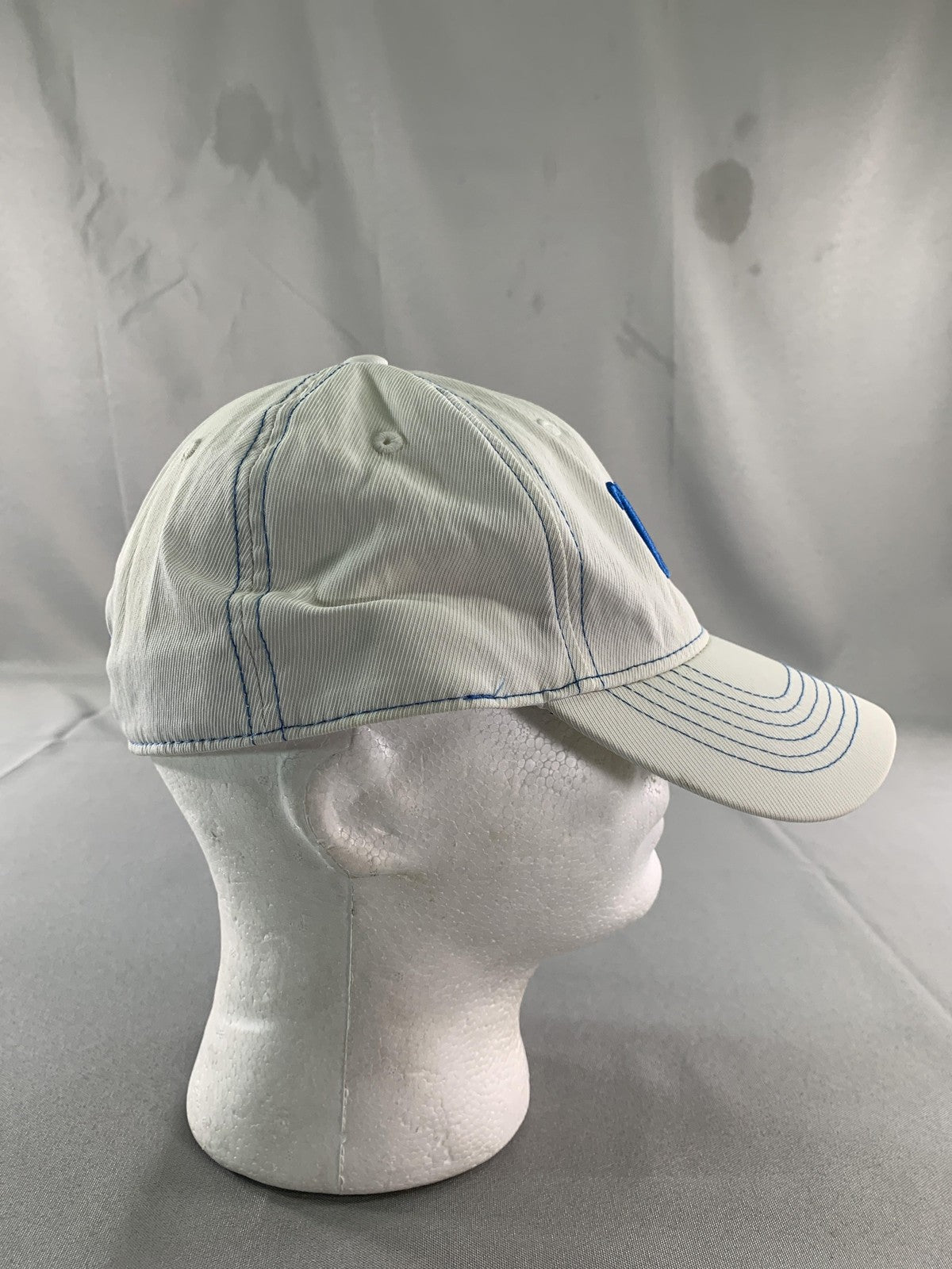 UCLA Bruins Hat Cap Fitted Mens XL White Blue NCAA Basketball Script One Fit 84
