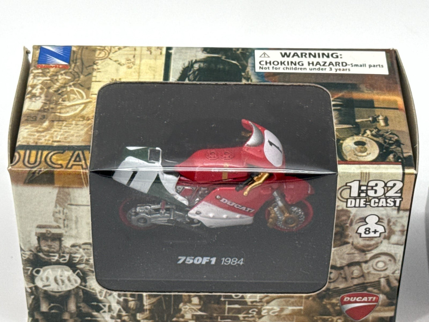 NewRay Ducati Scrambler 450 1970 Die Cast Motorcycle 1:32 132 Apparel Clothing