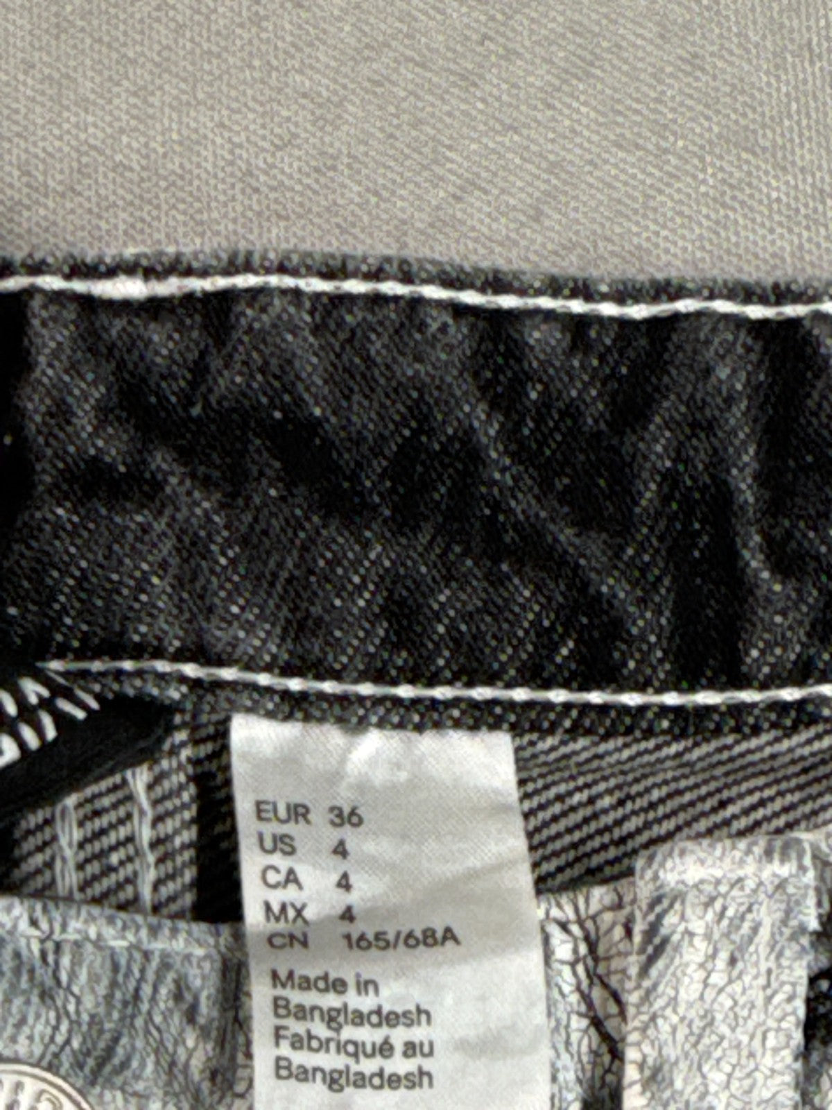 H&M White Crackle Coated Jeans Womens 4 Straight Leg High Rise Festival