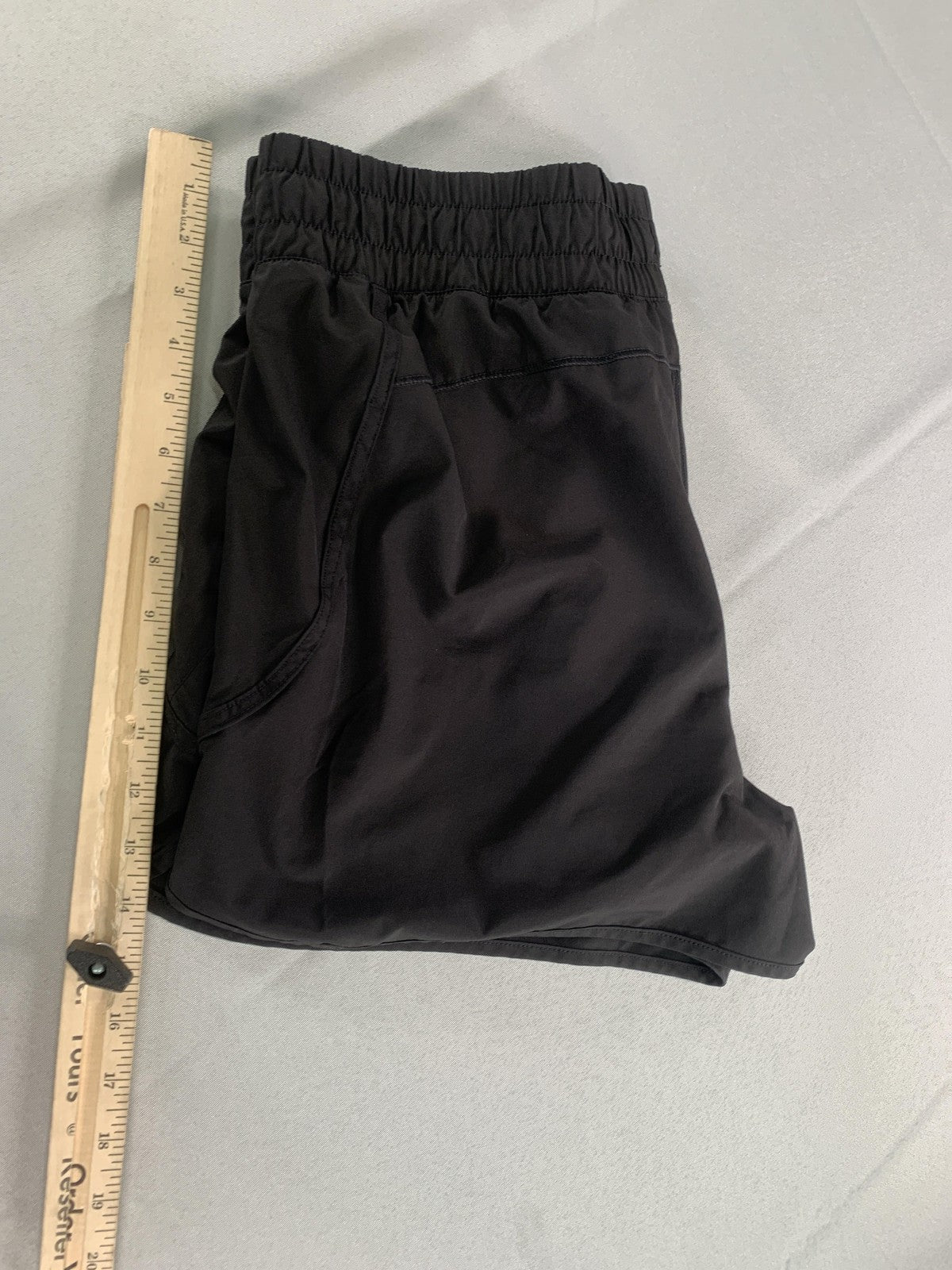 Avia Shorts Womens XL Athletic Running Lightweight Zip Pocket Lined Workout 16
