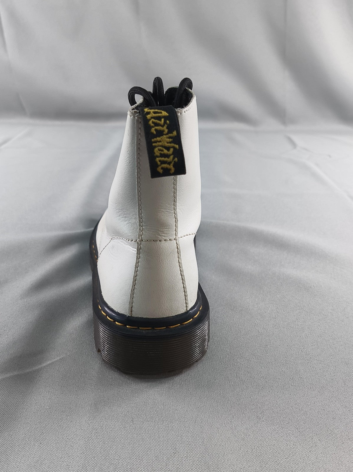 Dr. Martens 1460 Boots Womens Size 8 White Leather 8-Eye Lace Up Combat AirWair