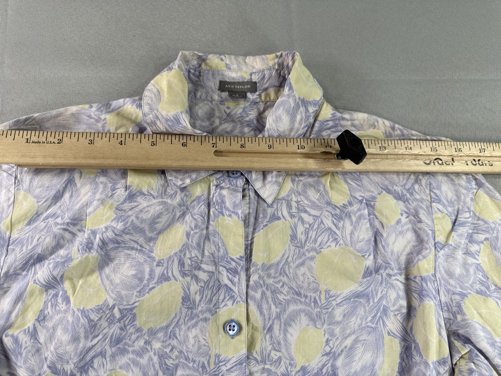 ANN TAYLOR Button Up All Over Print Collared Sleeve Regular Fit Womens L