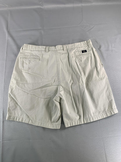Dockers Khakis Shorts Mens Medium Beige Pleated Front Casual Flat Front Classic
