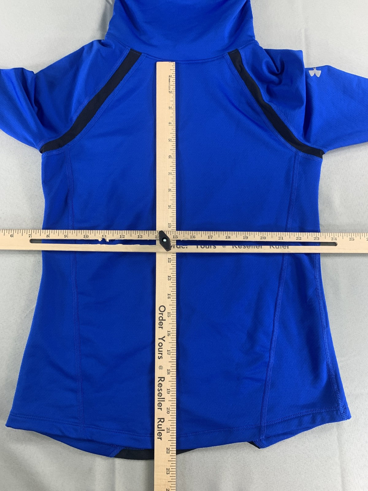 Under Armour Fitted Long Sleeve Shirt Mens Small Performance Thumbholes Athletic