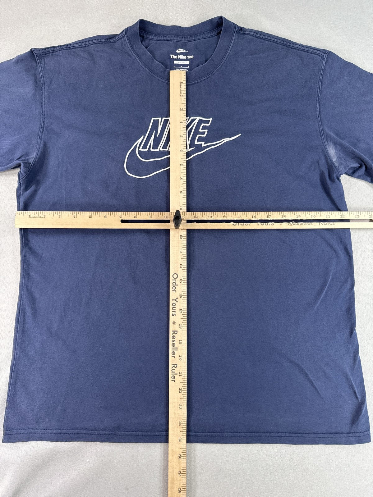 Nike Graphic Tee Navy Cotton Crewneck Short Sleeve Regular Fit L Shirt