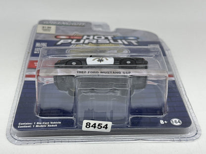 GreenLight Hot Pursuit Ford Mustang Police Car Die Cast Vehicle 1:64 Diecast CHP