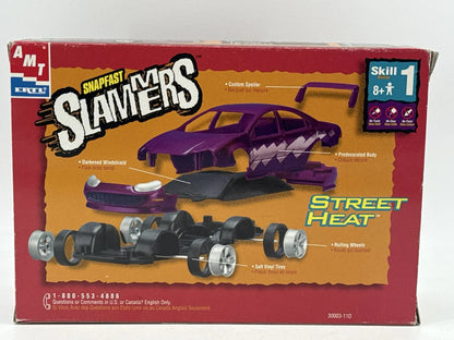 AMT Snapfast Slammers 1998 Chrysler Concorde 1:25 Model Kit Unbranded 125 NWT