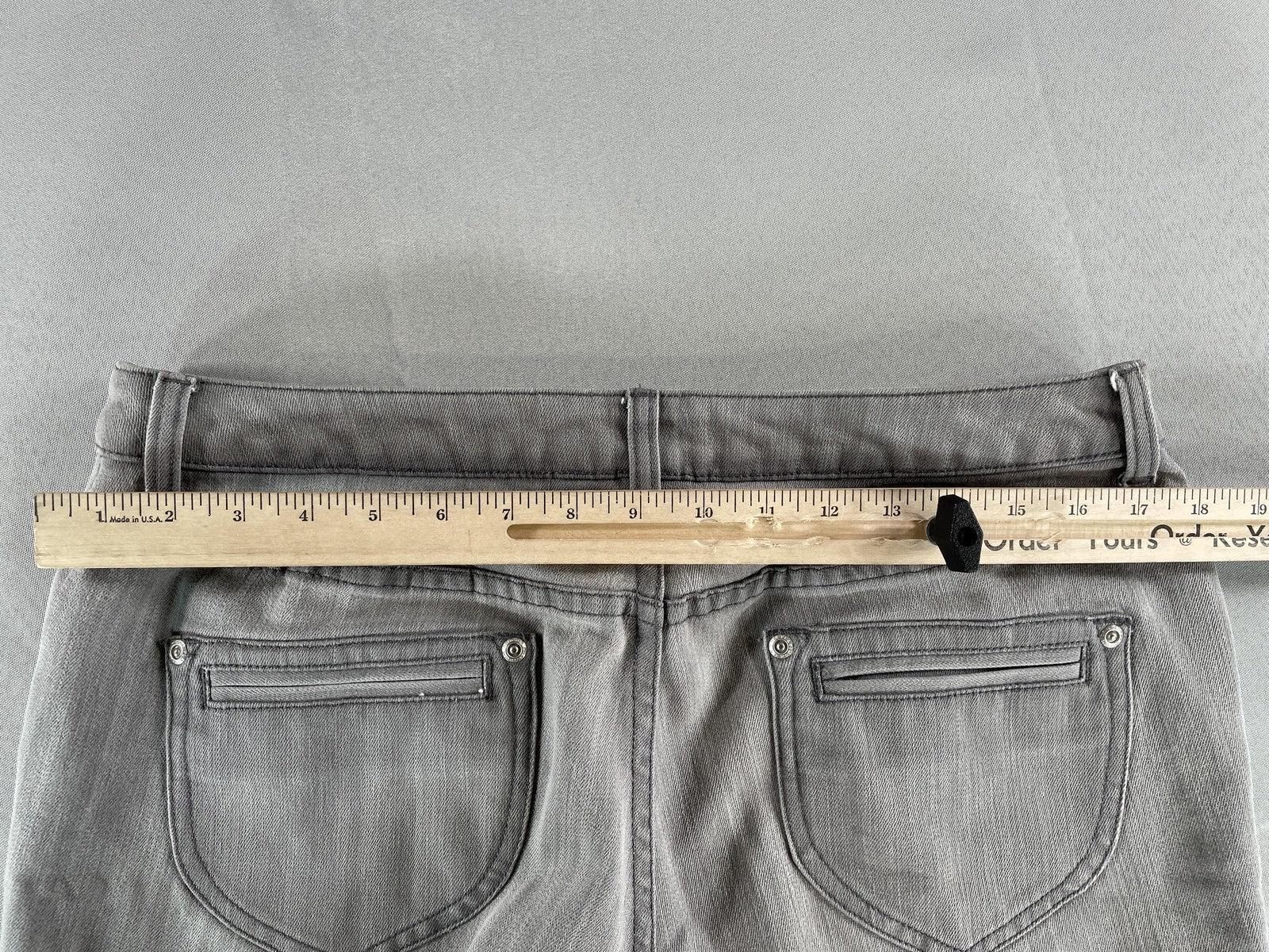 Chicos Platinum Jeans Womens 2 Gray Cropped Denim Stretch Capri Pants Classic 66