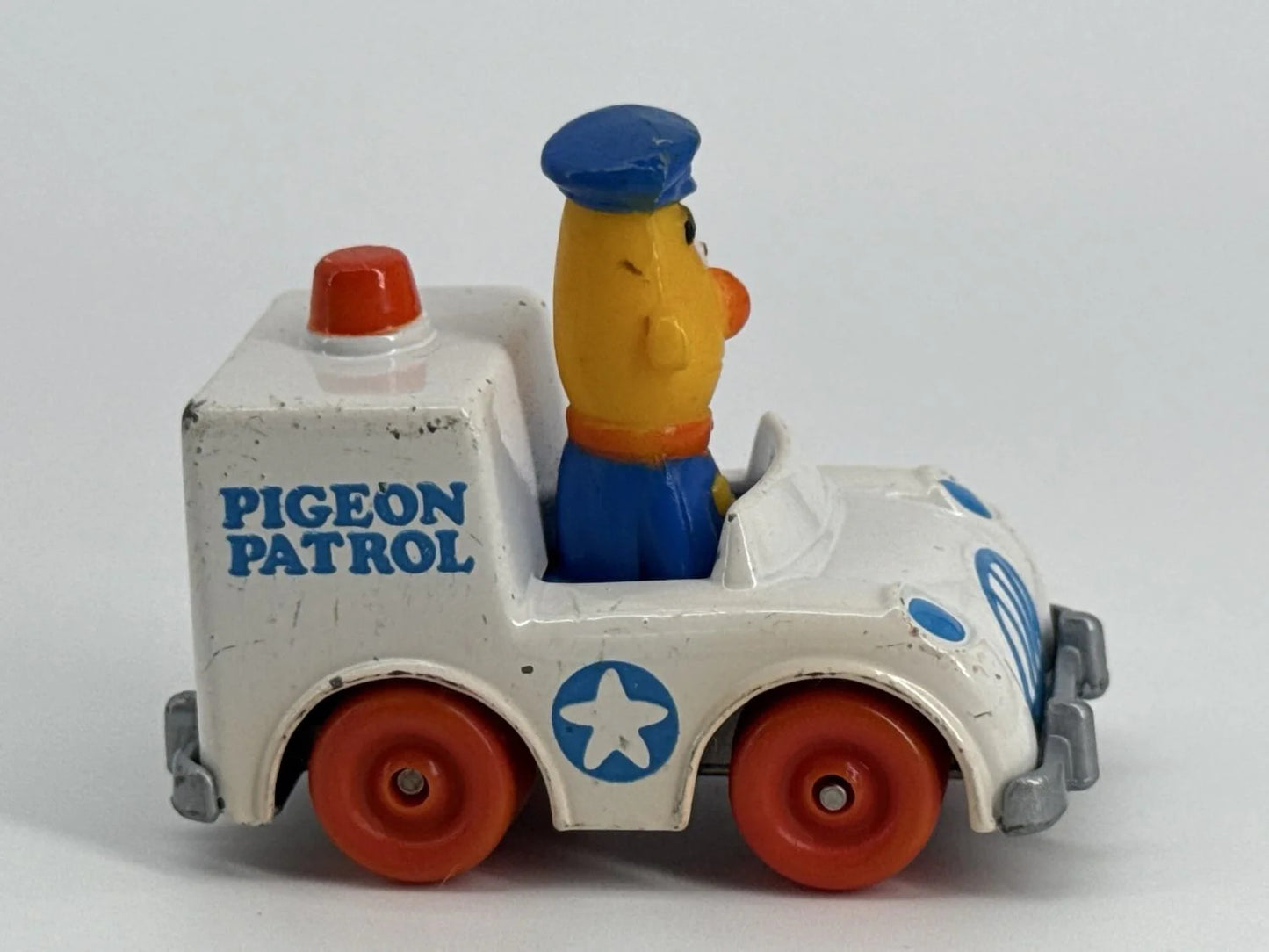 1981 Playskool Sesame Street Bert Pigeon Patrol Diecast Car Vintage Toy Apparel