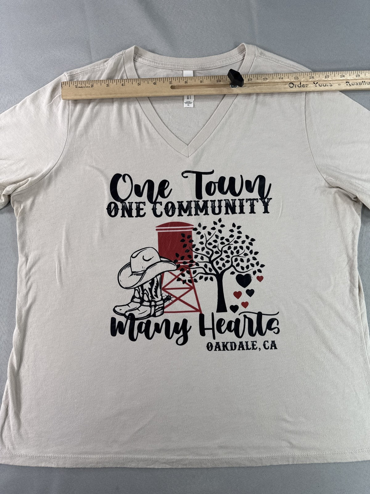 BELLA+CANVAS Oakdale CA Community Graphic Neck Tee XL Beige Cotton Regular Fit