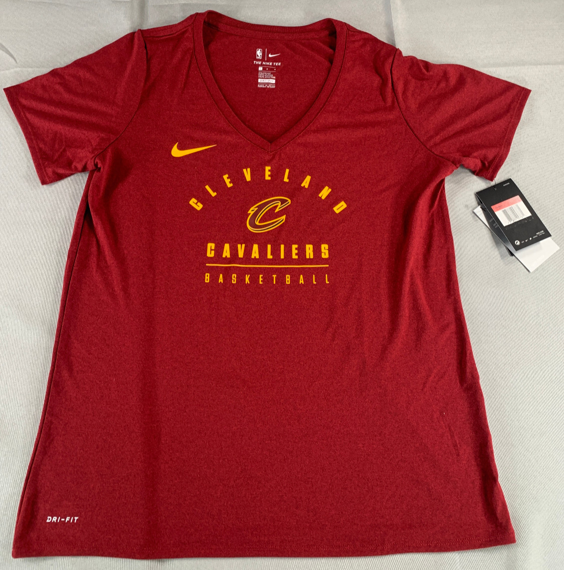 Nike Cleveland Cavaliers AA2809-677 Dri-FIT V-Neck Tee Womens L Red NBA Shirt