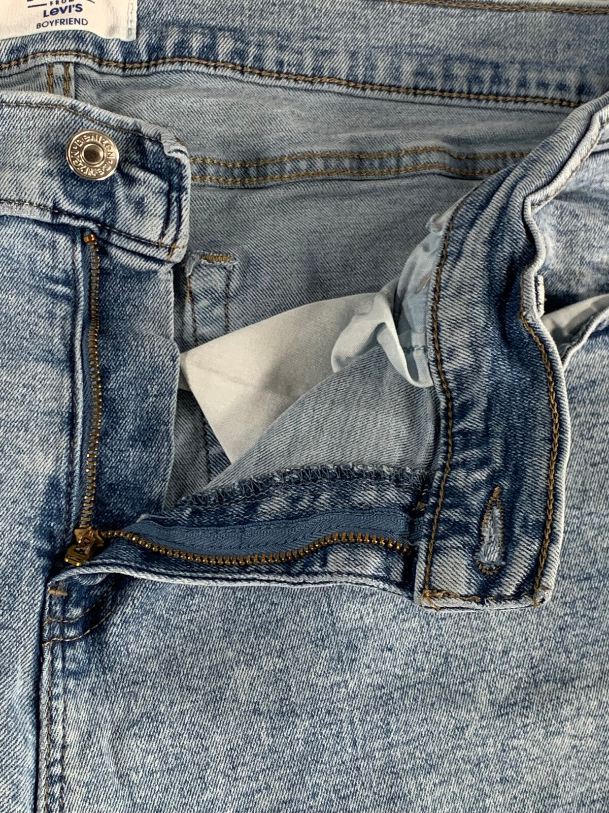 Denizen Levi’s Boyfriend Cutoff Jean Shorts W38 High Rise Frayed Hem Light Wash
