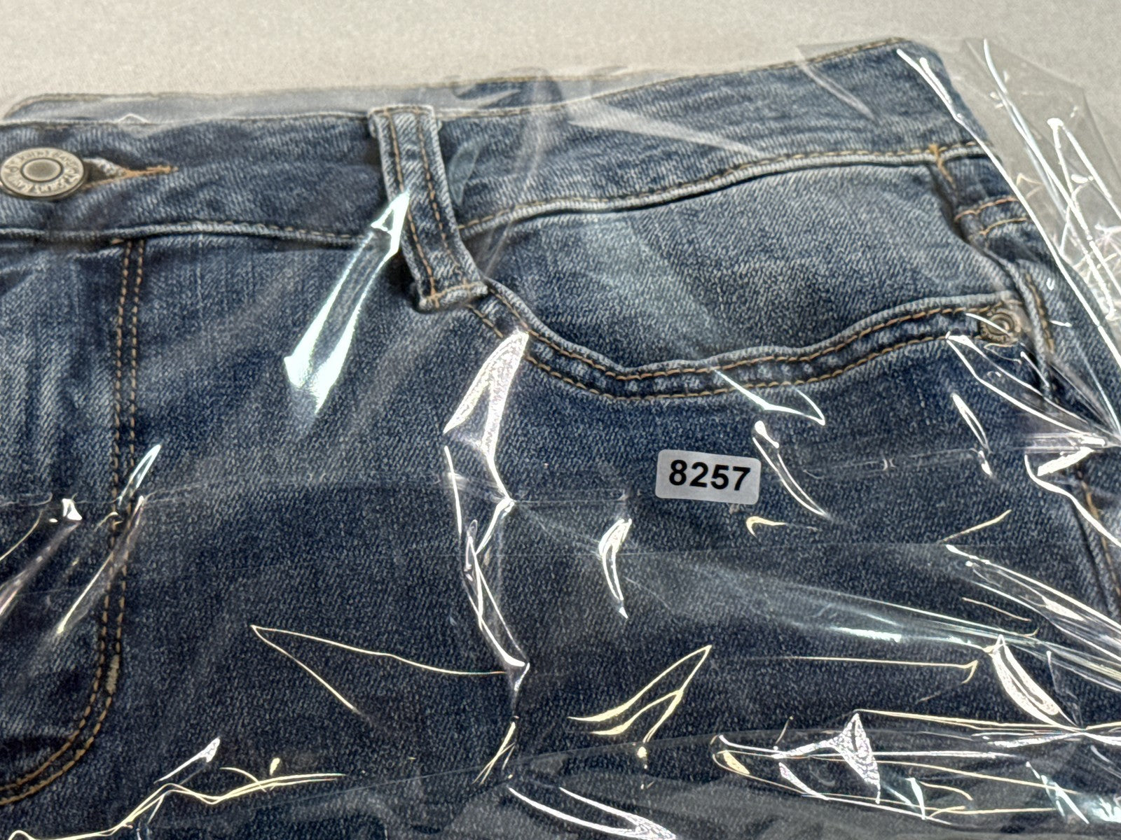 St. John's Bay Jeans Cropped Women’s 8 Blue Cotton Blend Stretch Denim Mid Rise