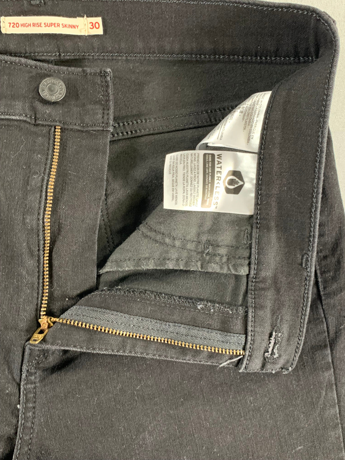 Levi’s 720 High Rise Super Skinny Jeans W30 Black Raw Hem Stretch Denim 28.5"