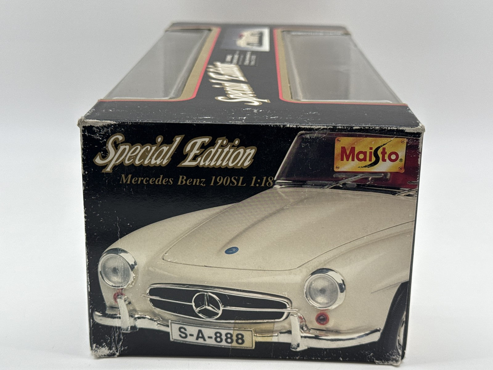 Maisto Special Edition Mercedes Benz 190SL Die cast Model 1:18 Scale Classic Red