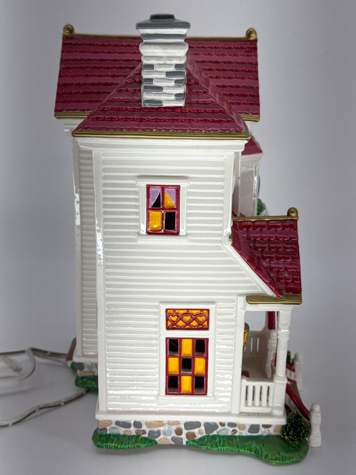 Department 56 Snow Village Sweetheart Candy Shop 55323 Lighted Valentine 2003